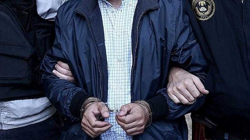 Yatalak babasını bıçakla öldürdü