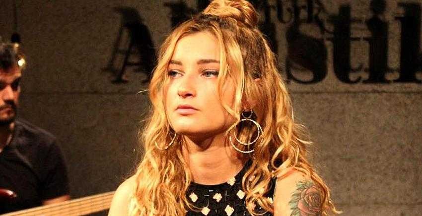 Güliz Ayla