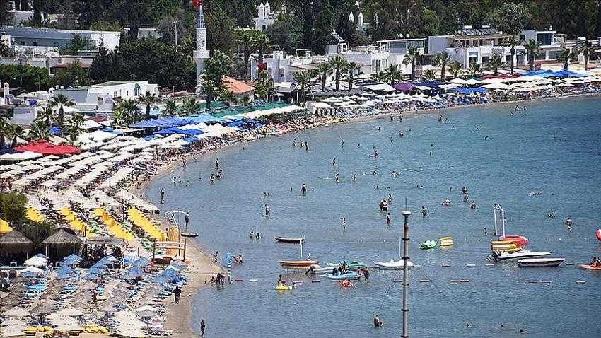 Antalya bayramda 400 bin kişiyi ağırladı