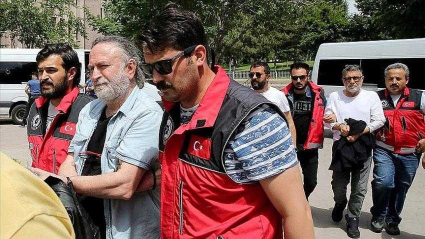 Pedofili ifadeler içeren kitabın yayıncısı ve yazarı serbest