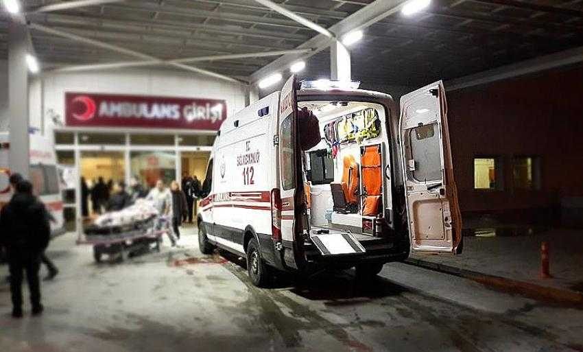 İşçi servisiyle kamyon çarpıştı: 1 ölü, 25 yaralı