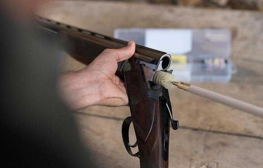 Temizlediği tüfek ateş alınca parmağı koptu