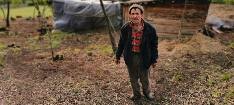 Yürek burkan olay... Aylardır mağara gibi barakada yaşıyor