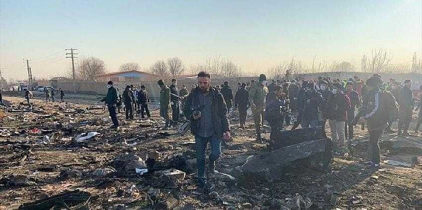İran’da 180 kişi taşıyan yolcu uçağı düştü