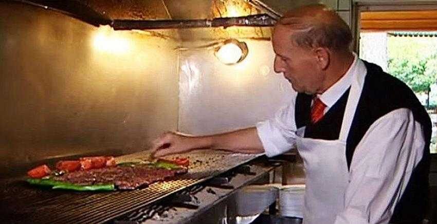 İnegöl köftesini dünyaya tanıtan isim hayatını kaybetti